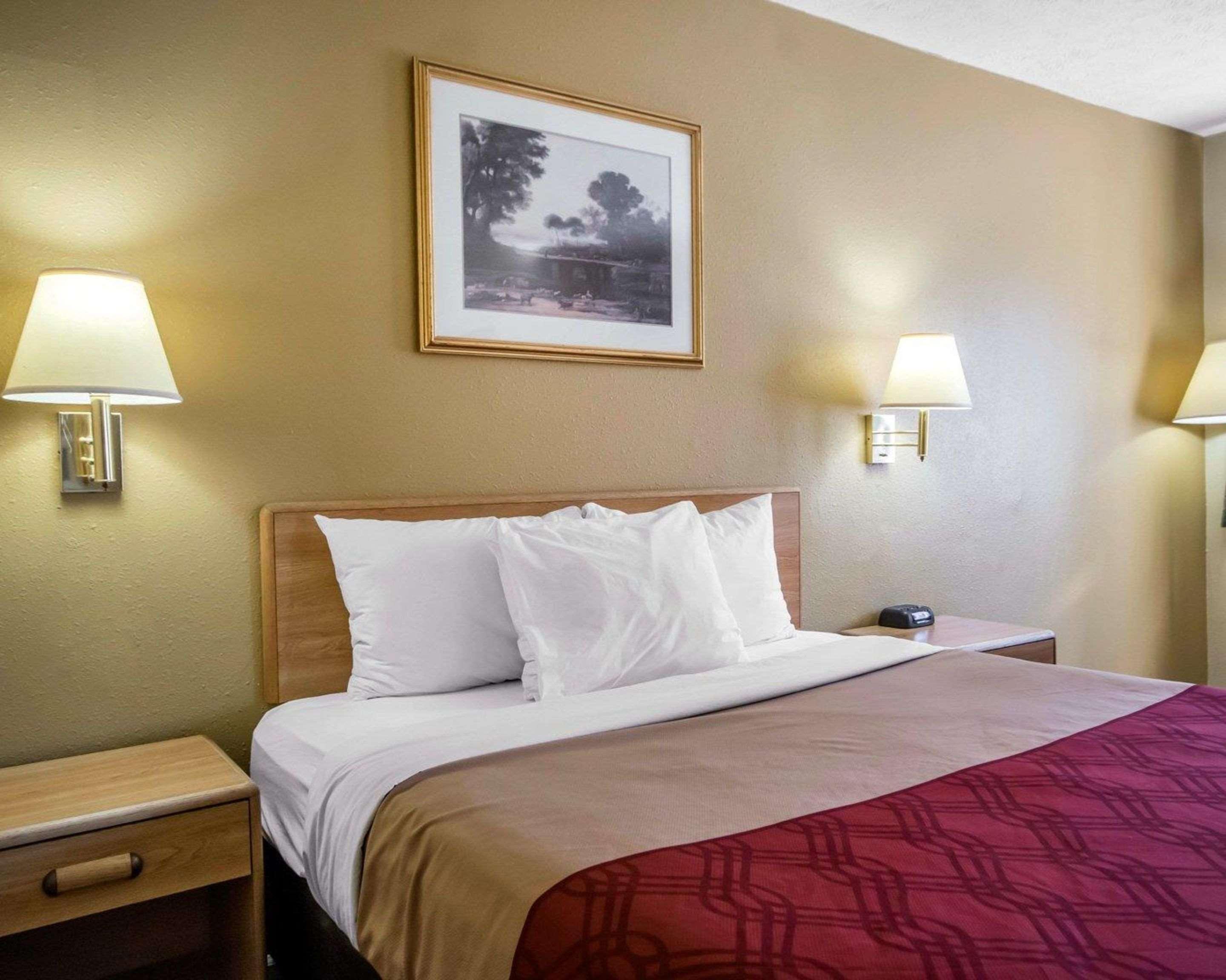 Econo Lodge Erlanger - Cincinnati Airport Bagian luar foto