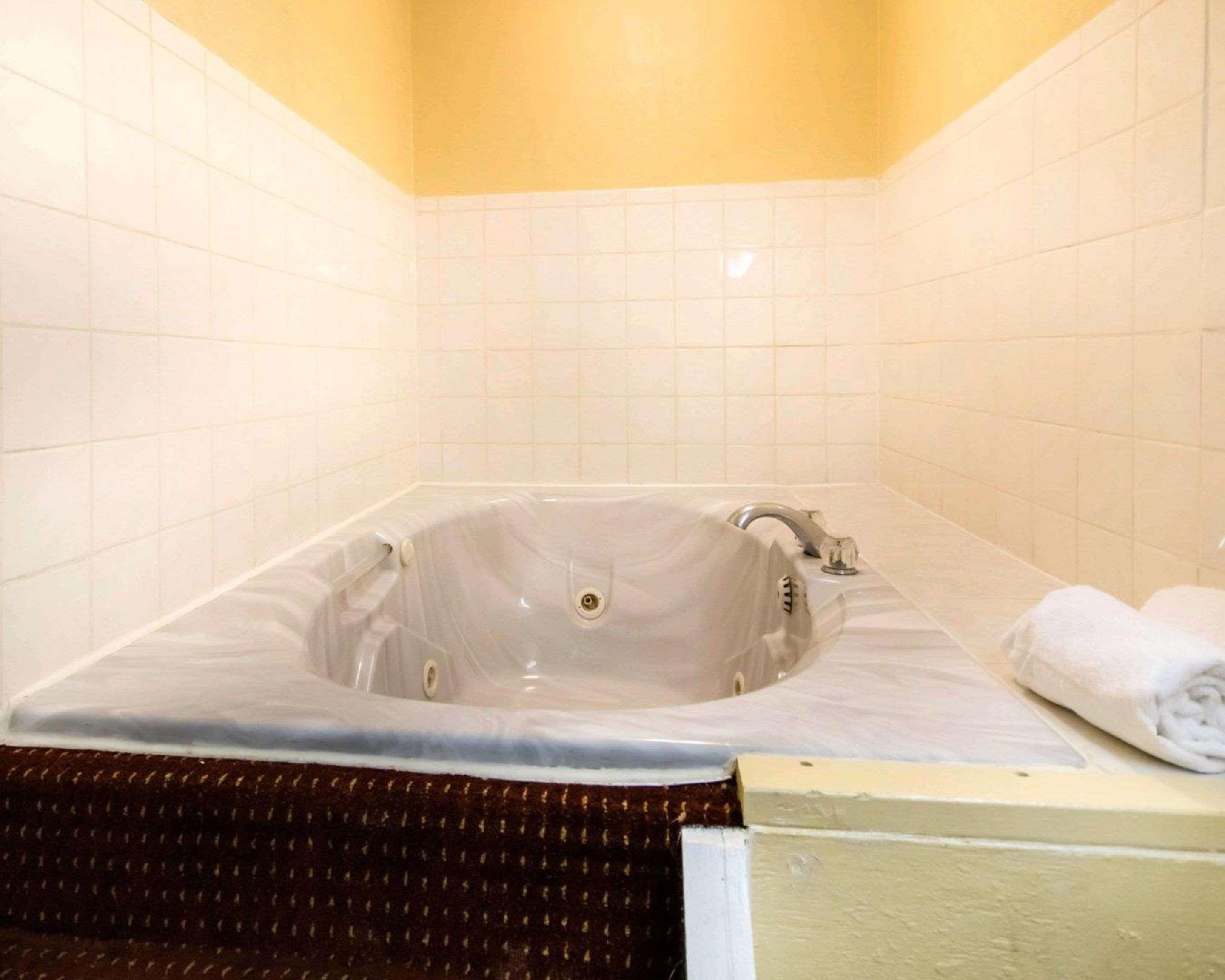 Econo Lodge Erlanger - Cincinnati Airport Bagian luar foto